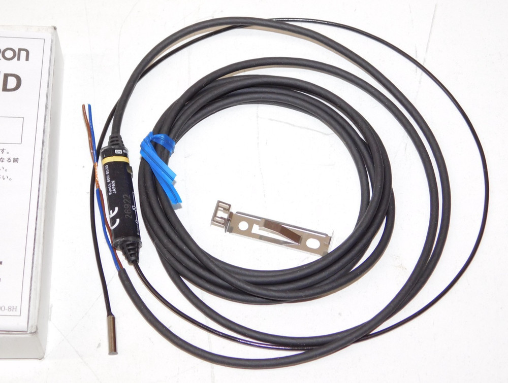 New Omron E2EC-CR8D1 Inductive Proximity Sensor Switch 12–24 VDC 2m Cable Japan