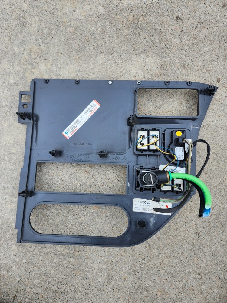 Peterbilt Center Dash wo/Guages