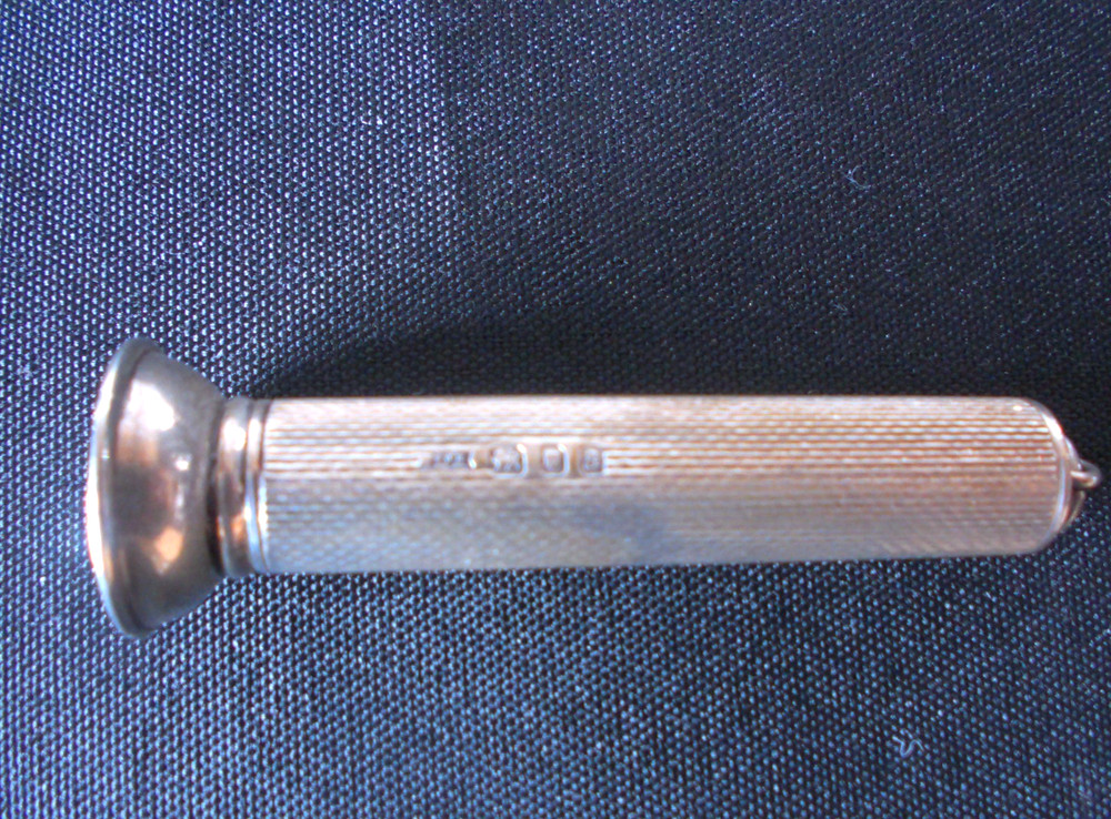 Solid Silver Engine Turned Cigar Piecer Hallmarked Date 1956/57 By S J Rose & So