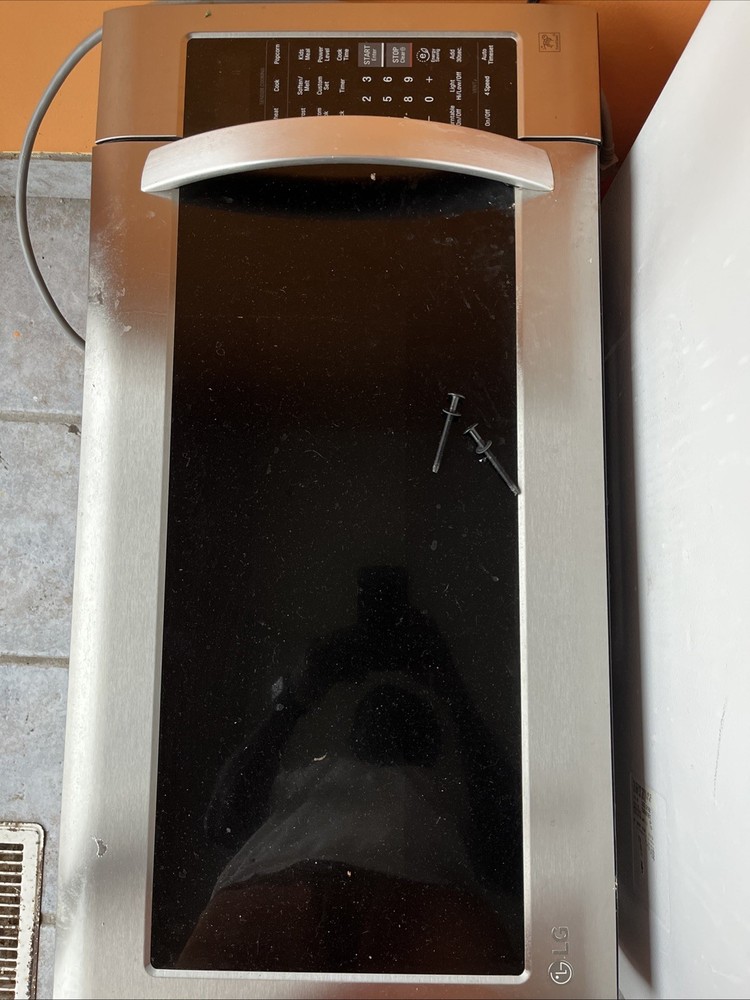 Overheard Microwave with Ventilation and Air Circulation