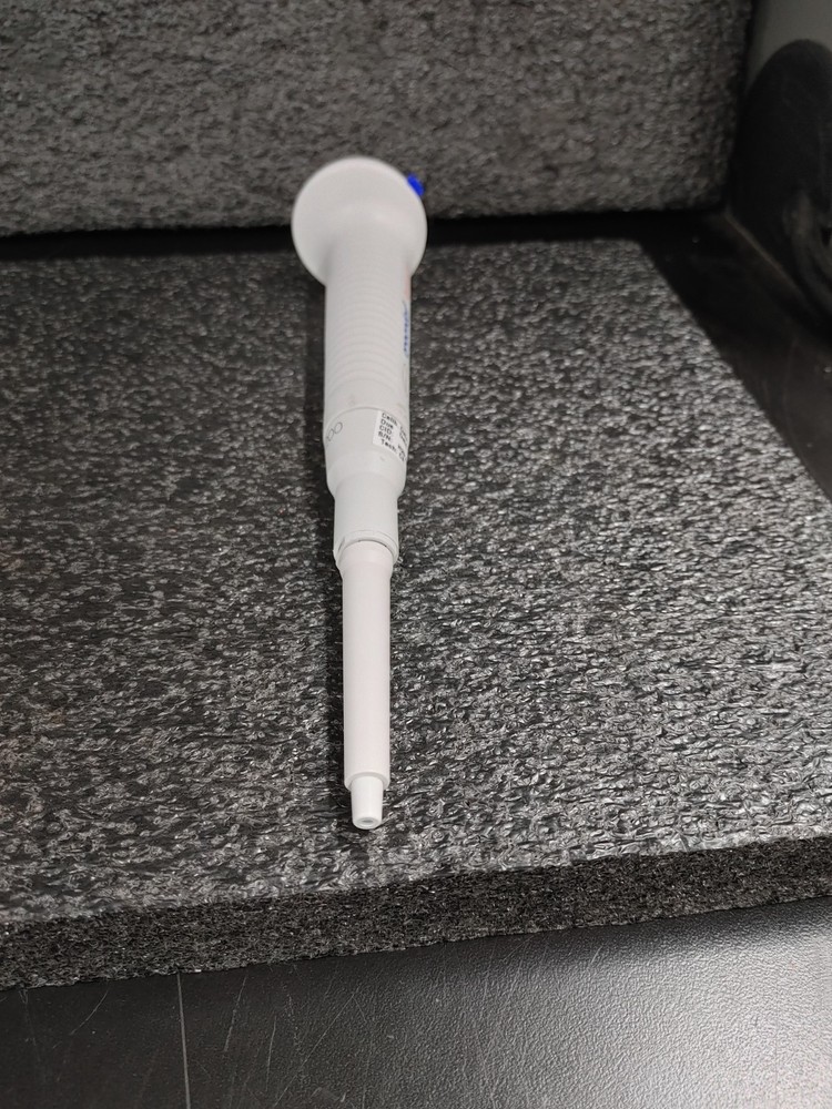 EPPENDORF REFERENCE 50-200μL Single Channel Adjustable Mechanical Pipette
