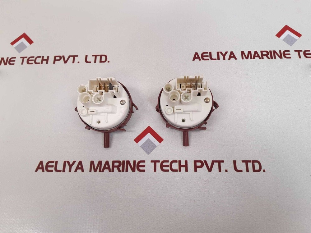 Electrolux 4718861-01 level guard