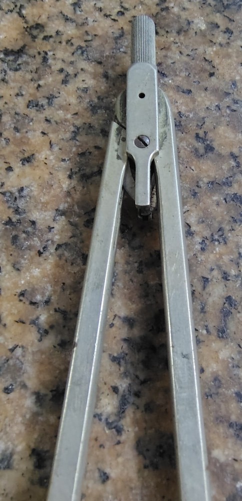 🗽VINTAGE DIVIDER 8"