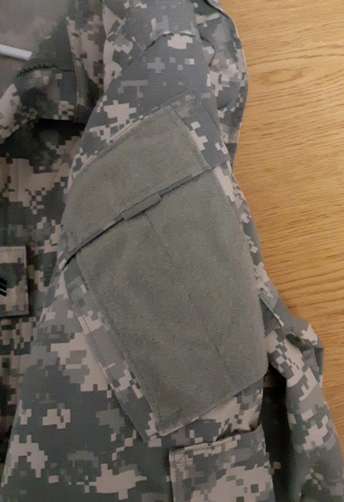 U.S Army Combat Uniform Coat Medium Regular