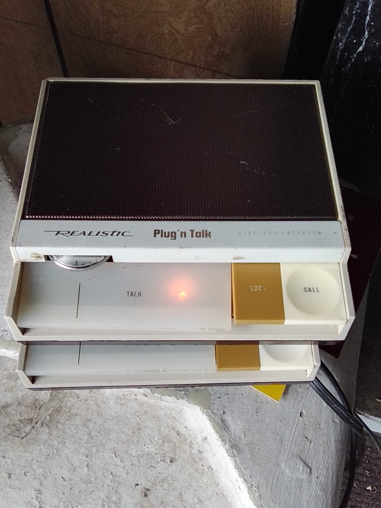 Realistic Plug n Talk FM Wireless Intercom Model 43-209