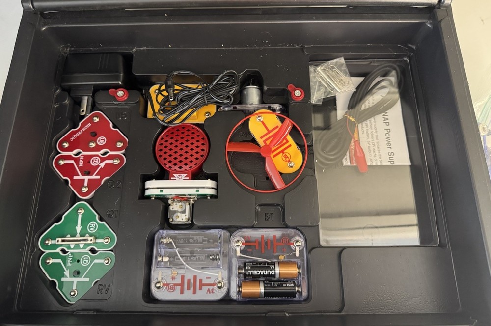 Snap Circuits Deluxe Light and Sound Combo