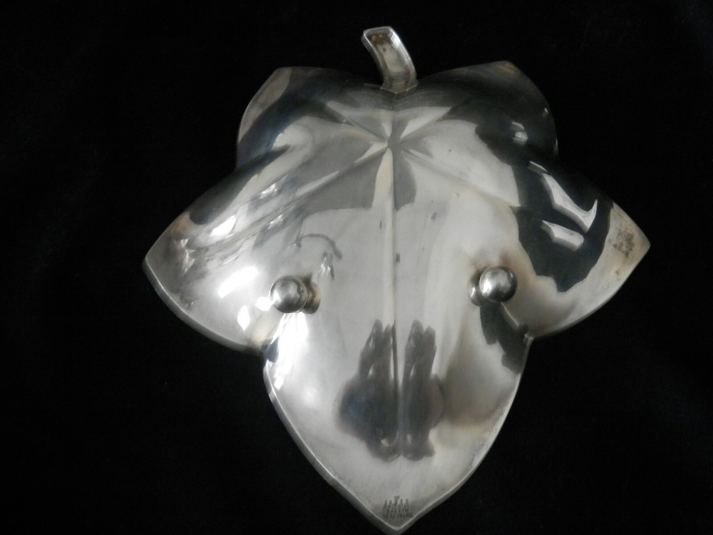 TIFFANY & CO. STERLING SILVER MAPLE LEAF TRINKET DISH BOWL