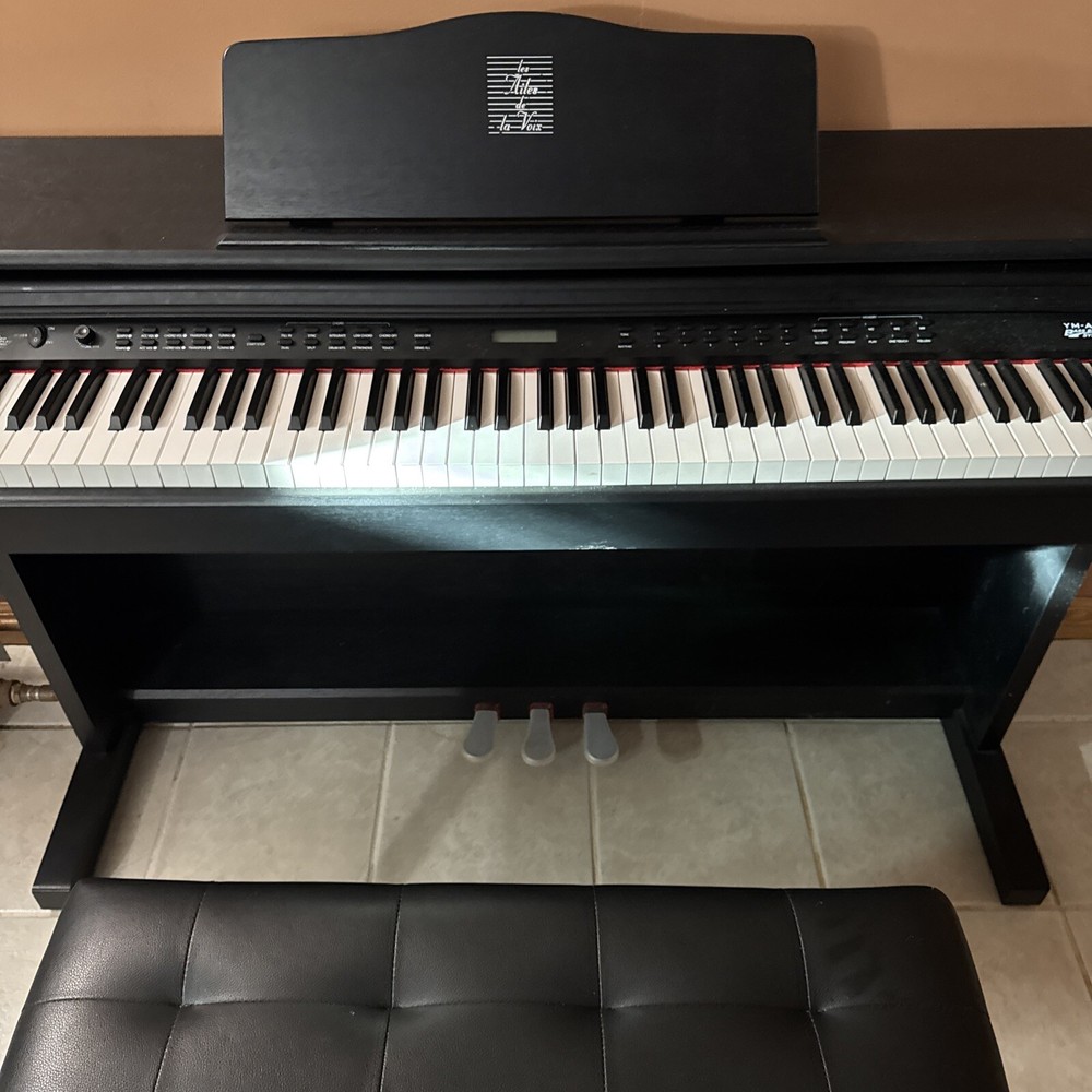 88 Semi-weighted Digital Piano.
