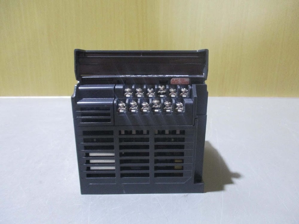 KEYENCE KV-N14AT Programmable Controller PLC Automation USED