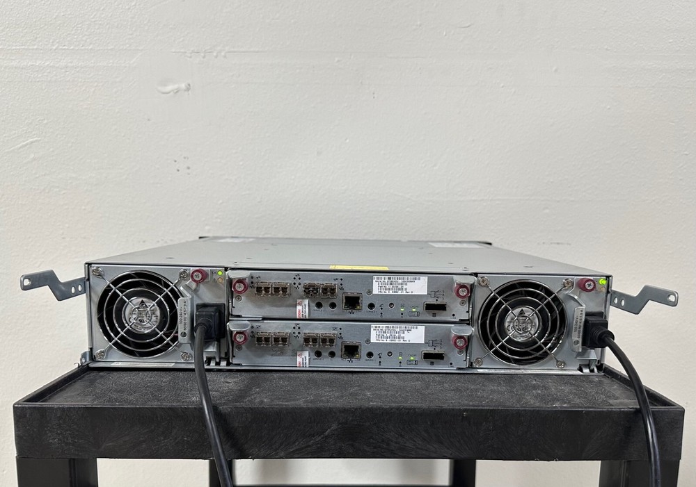 Quantum 24-bay SAS disk array w/ Dual 1-05134-01 Quantum SAS SAN Controller