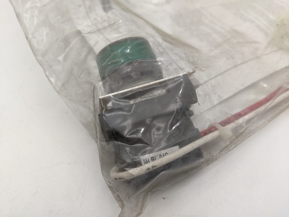 ABB PL-120VAC Pilot Device Kit Green Indicator Light Lamp ON 120V Control Panel