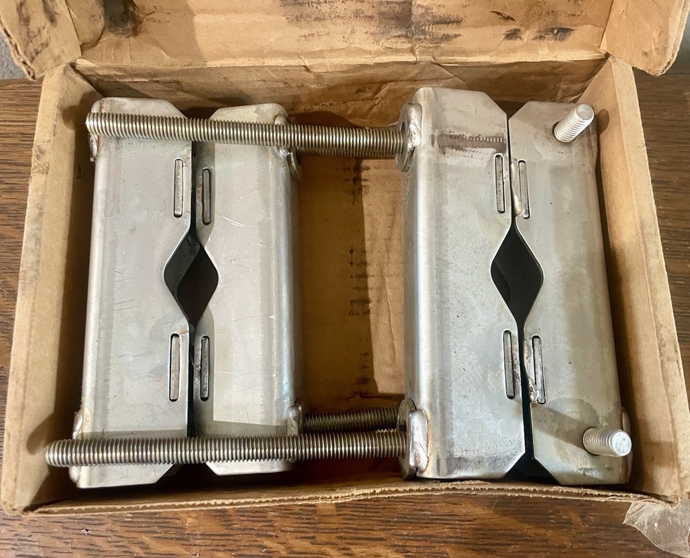 ERICSSON NTM20220/1 POLE MOUNTING SET