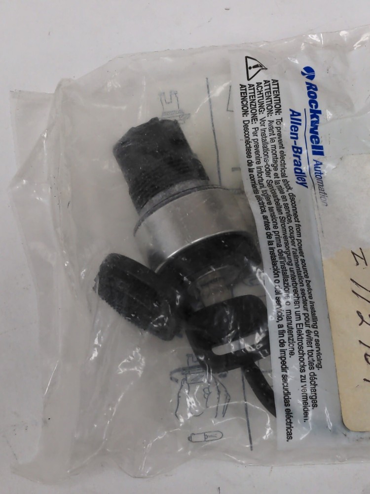 ALLEN BRADLEY 800ES-KM2Z1 SELECTOR SWITCH