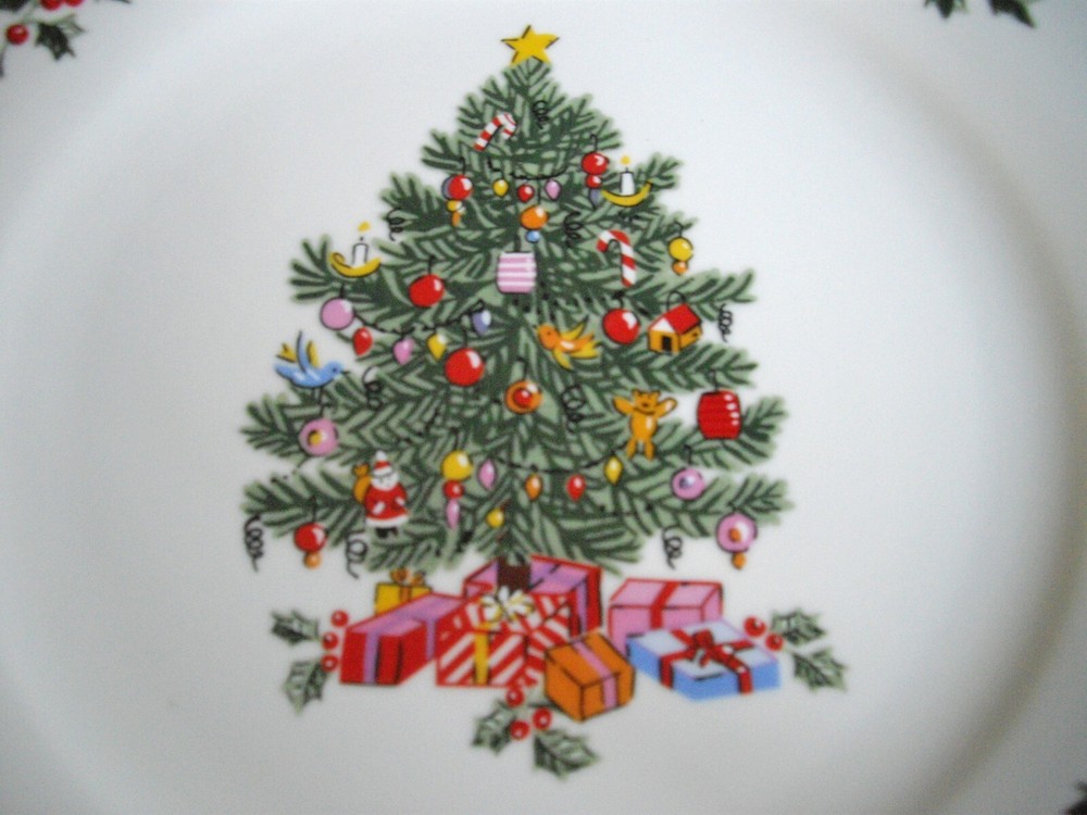 Christmas Tree 9 3/4" Plate ~