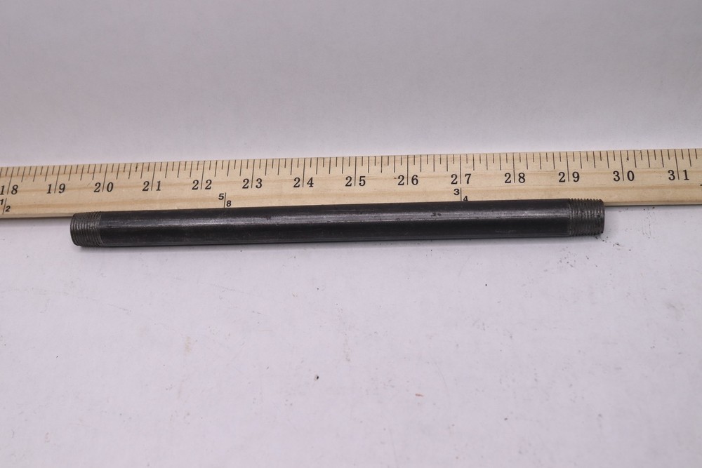 Worldwide Sourcing Pipe Nipple Black 1/2" x 10"