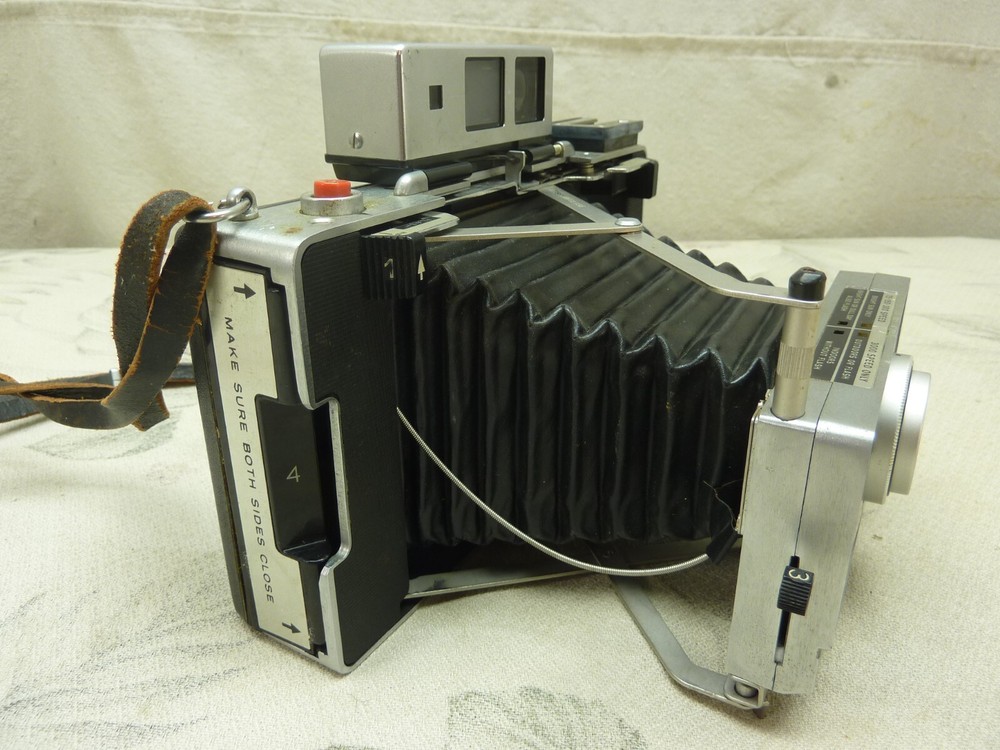 Vintage Polaroid 450 Automatic Land Camera with Manual