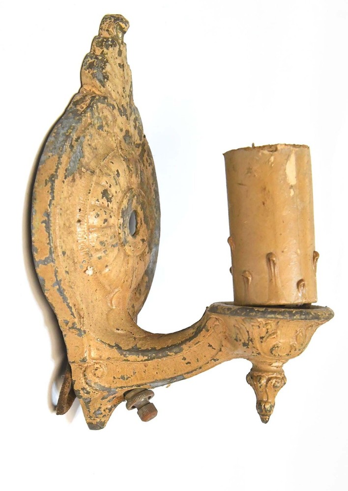 VINTAGE CAST METAL  WALL SCONCE