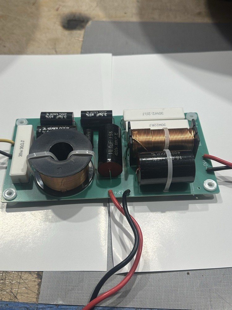 Replacement 2 Way Passive Crossover for db J8 Line Array Box 2.2 Khz 8Ω