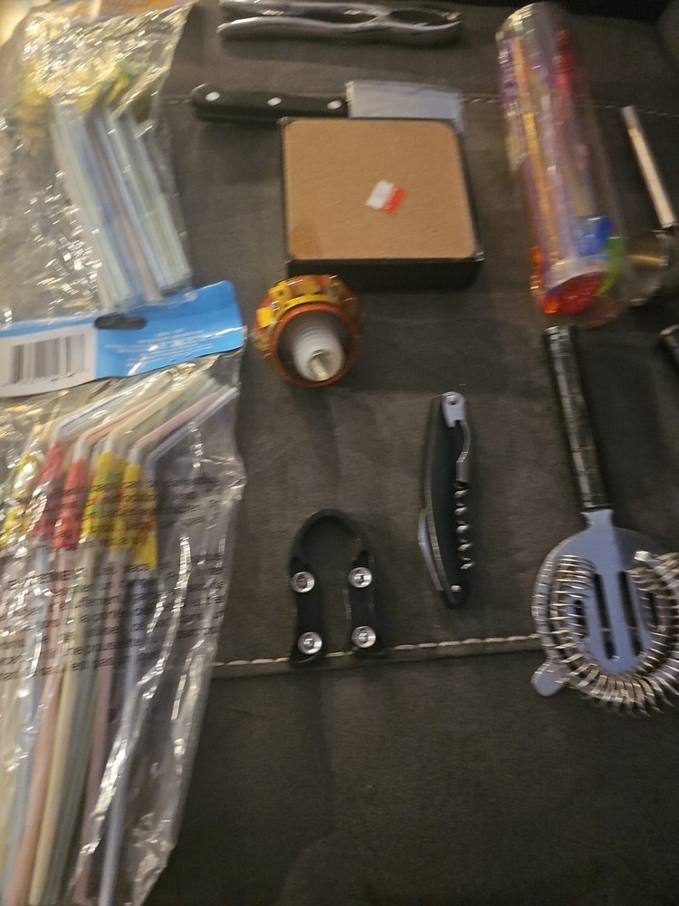 Bar & Wine Lot With 12 Items