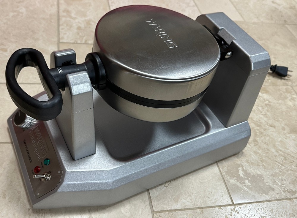 Waring Single Classic Waffle Iron WWD180
