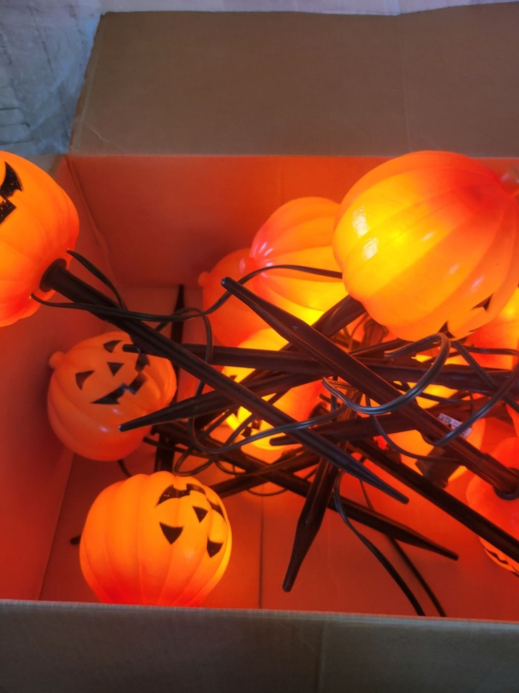 Pumpkin pathway lights Halloween jack-o'-lantern decor