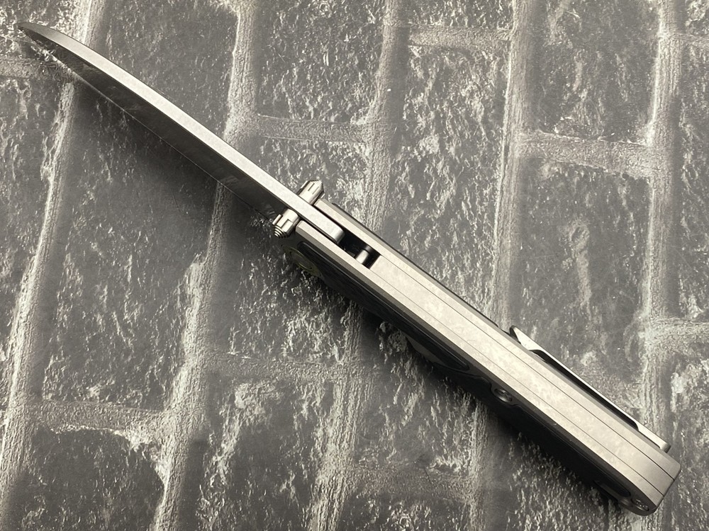 Twosun TS577-K110-CF Folding Knife K110 Blade Titanium/CF Handle Pocket Knife