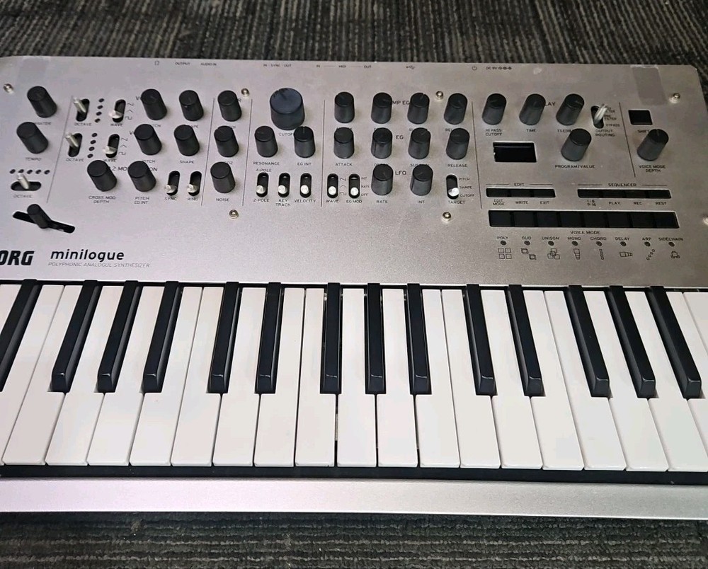 Korg Minilogue 027754 Polyphonic Analog Synthesizer