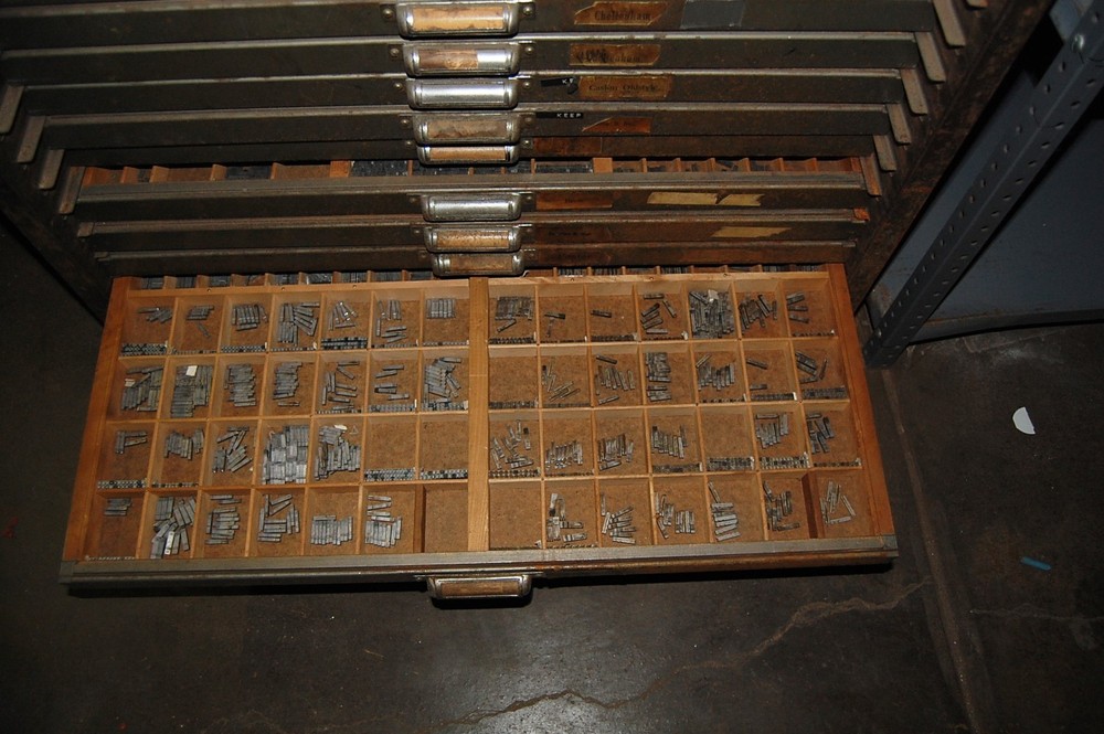 Type cabinet 24 draws bookbinding hot stamping full with type