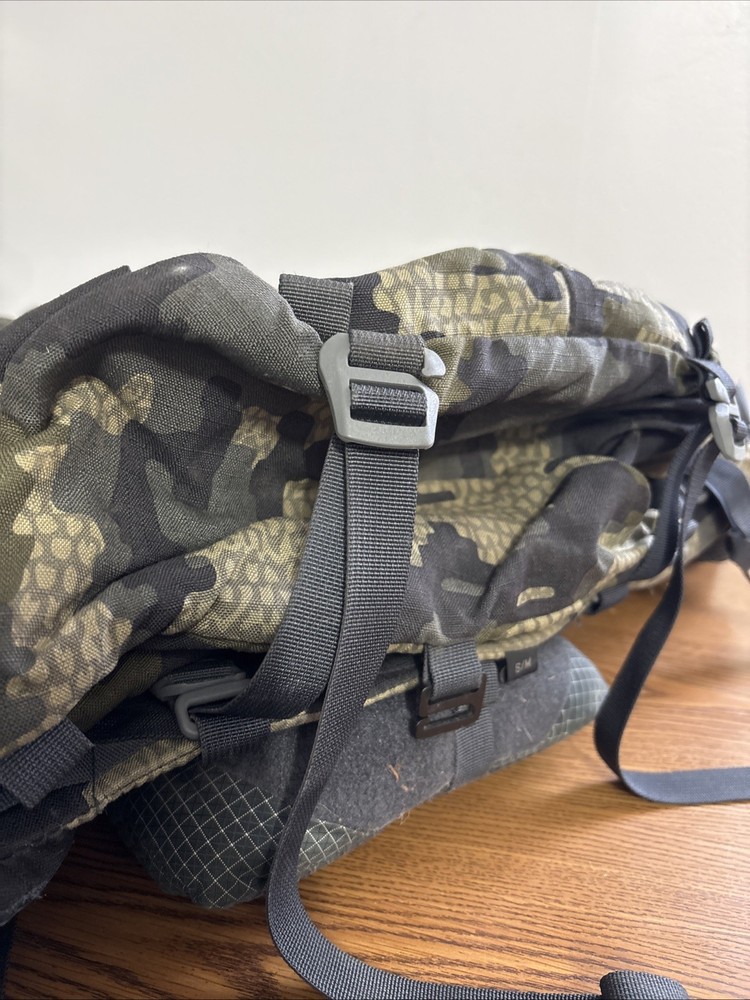 Kuiu Pro 3600 Verde Backpack Lumbar Support Adjustable Straps Carbon Pack Frame