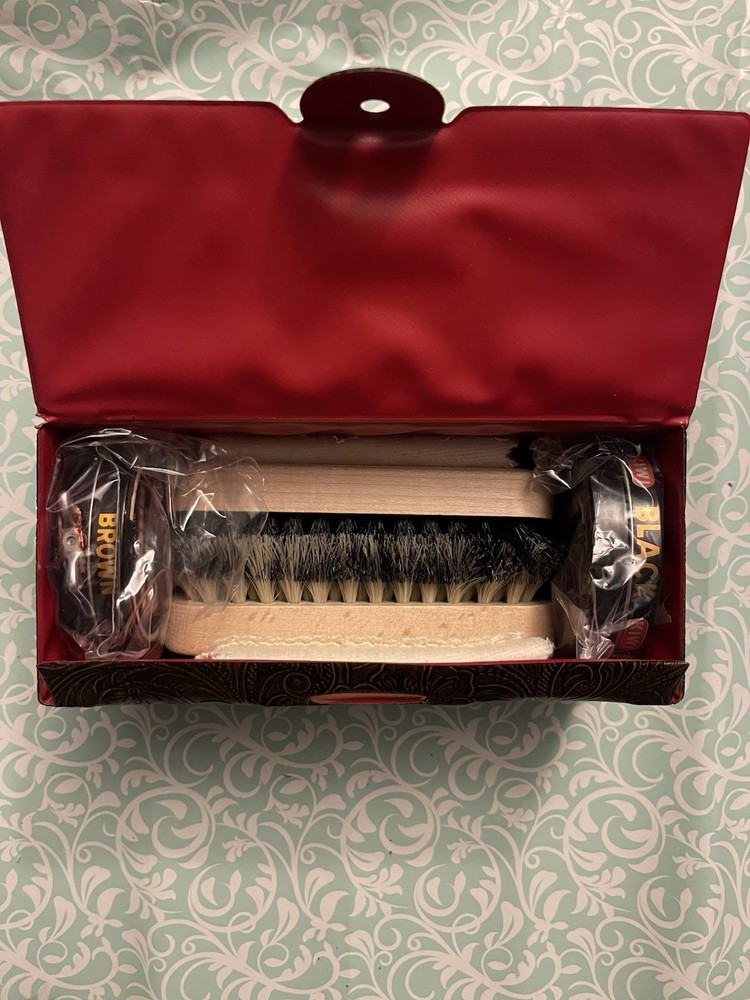 Kiwi Shoe Shine Compact Lightly Used