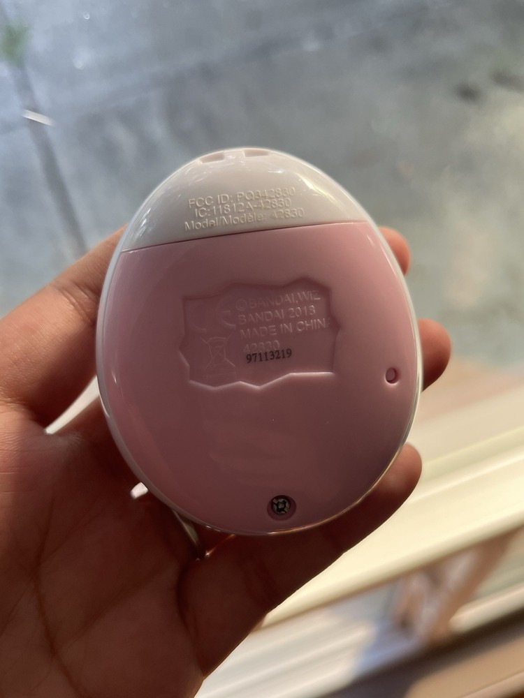 Tamagotchi on Magic White Used