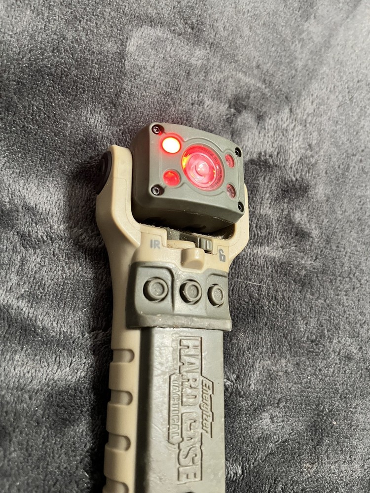 ENEGIZER HARD CASE FLASHLIGHT HCT2GAA (NOTE: SWITCH ISSUE) Camping Hiking
