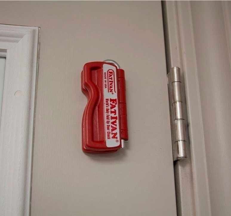 Fat Ivan Fold Up Door Chock with Magnet (RED)