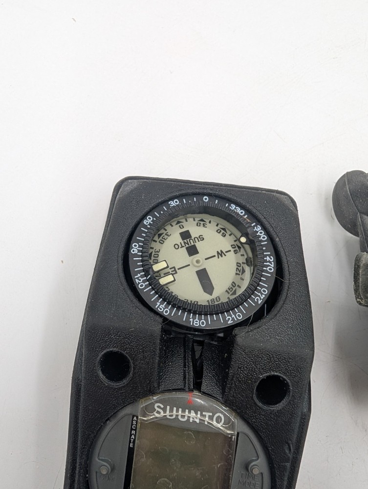 Aqualung SeaQuest - Suunto Compass - Mares Regulator