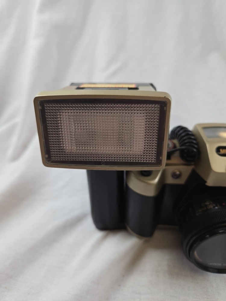 Mitsuba TC-8000D Camera with Case and Flash