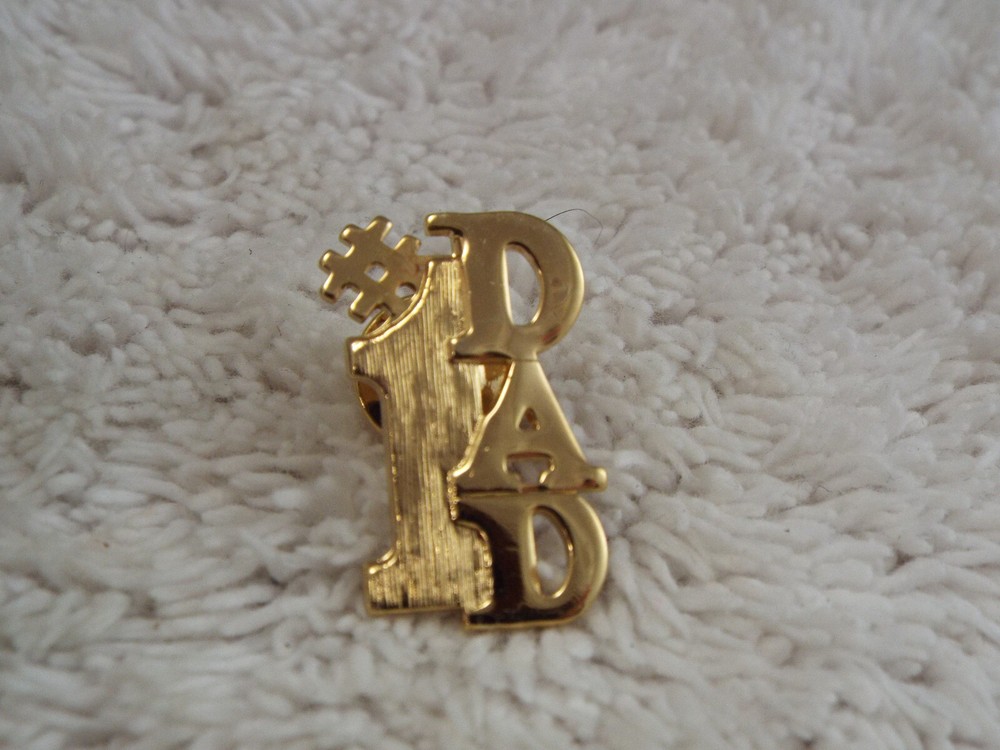 Goldtone #1 Dad Tac Pin (A46)