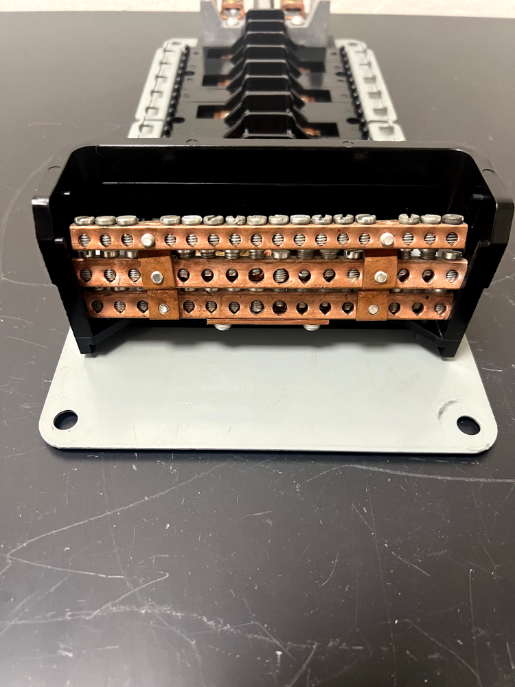 FPE FEDERAL PACIFIC ELECTRIC SINGLE PHASE MLO PANEL INTERIOR