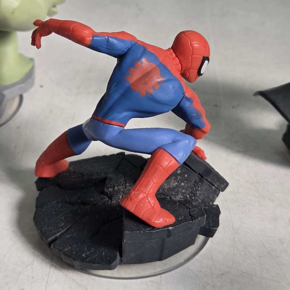 Disney Infinity Bundle of 6 Figures Untested, Slight damage to one