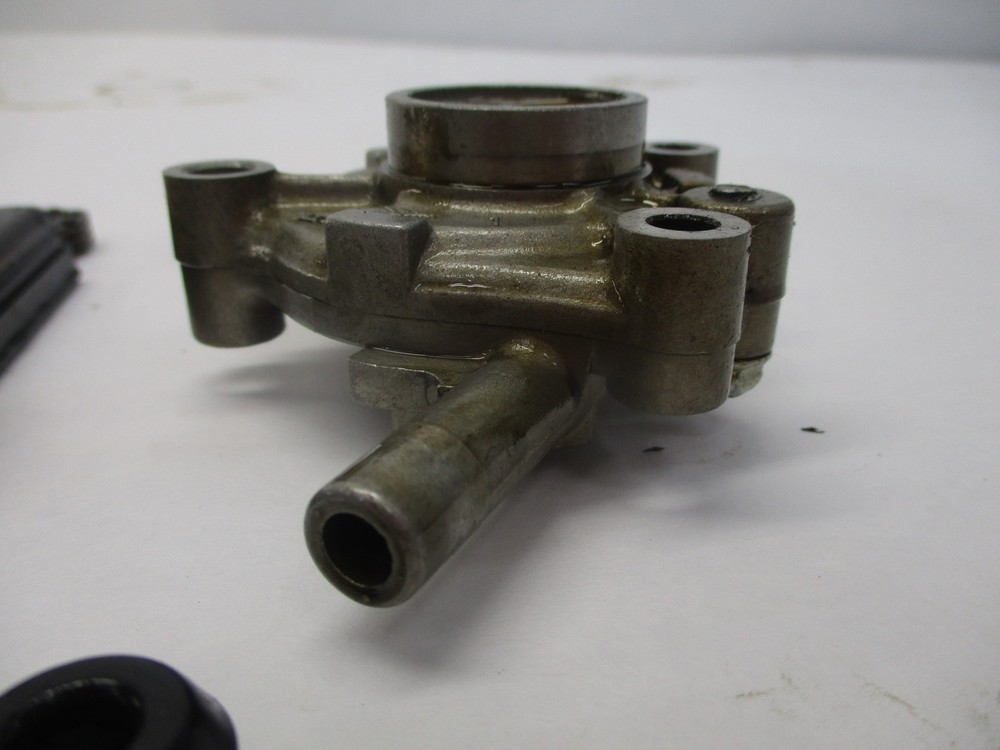 89 HONDA GL1500 OIL PUMP & GUIDE