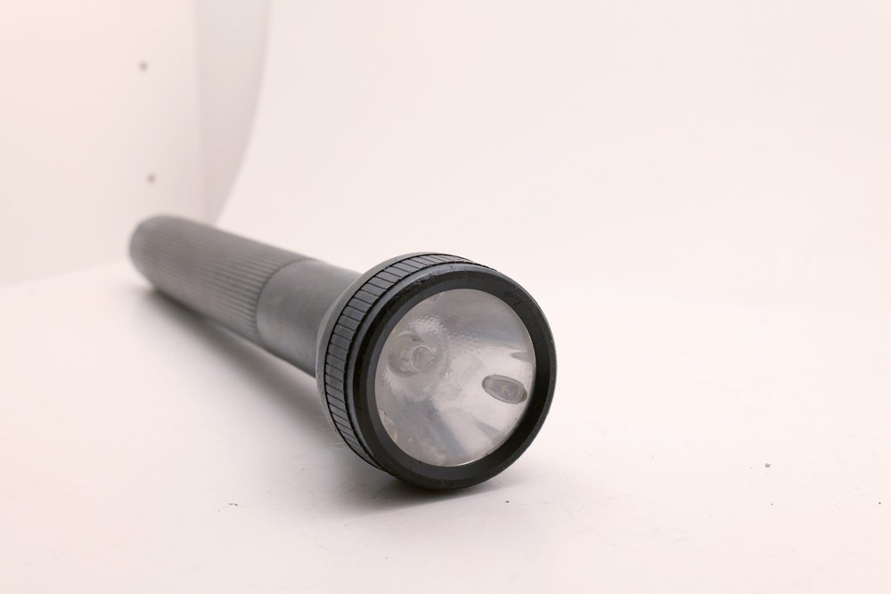 Streamlight 20XP LED Flashlight Handheld For Parts Not Working