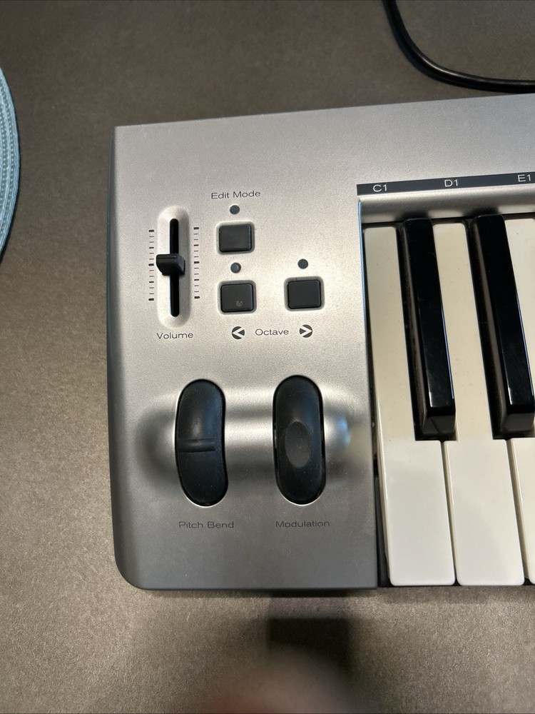 M-Audio KeyStudio 49-Key USB Midi Keyboard