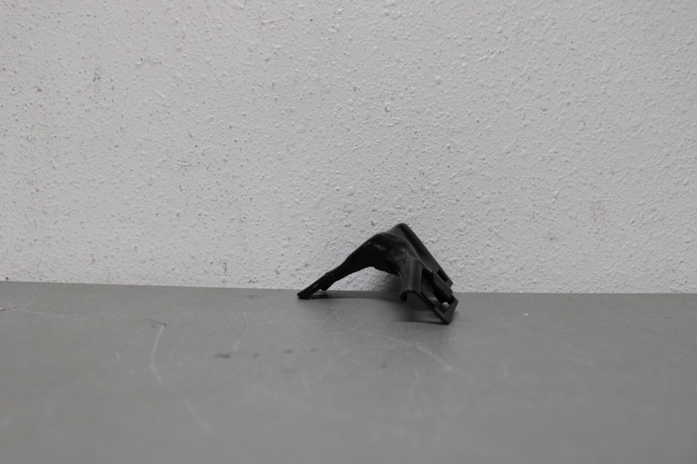 2004 2005 TOYOTA RAV4 LEFT SIDE INNER FRONT BUMPER BRACKET