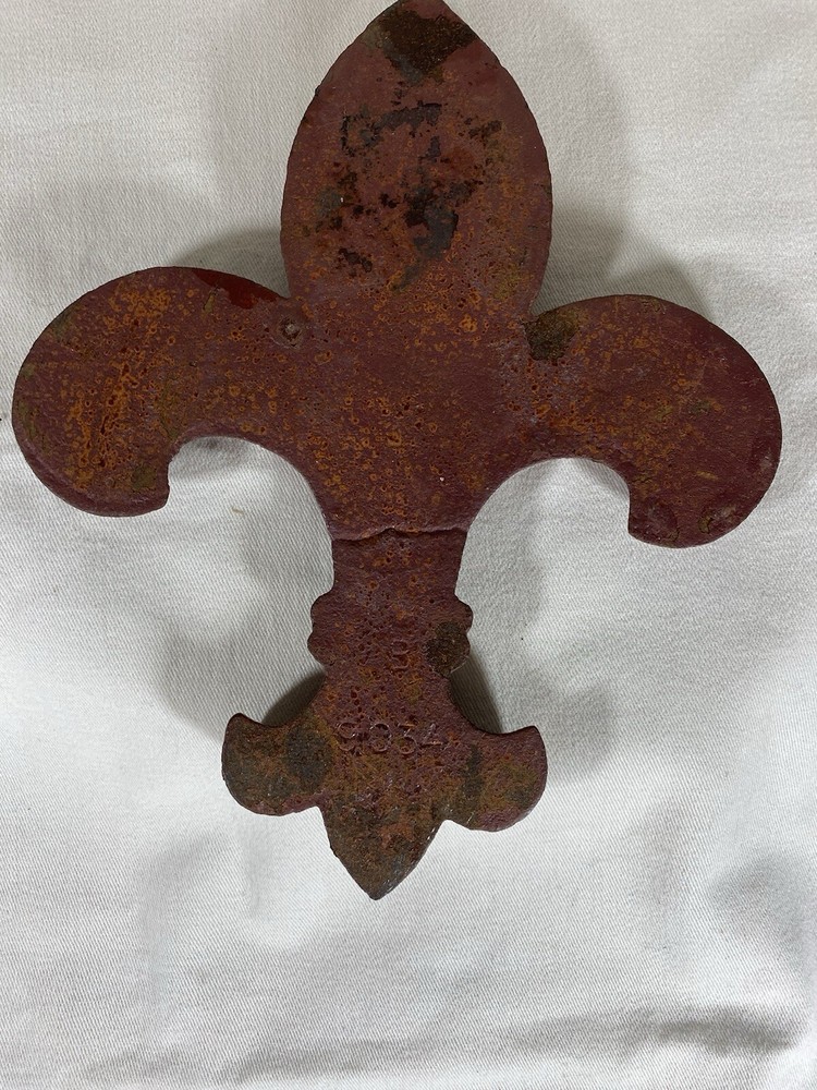 Cast Iron Fleur De Lis Red No Hooks Wall Hanging