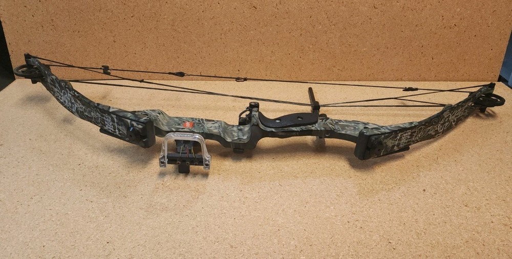 Vintage PSE Nova Compound Bow, Right hand, Mossy Oak Camo