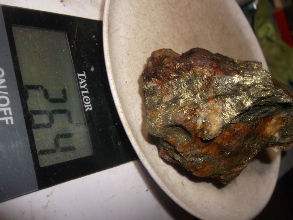 Gold, silver, copper, 264 grams samples ,ore high grade .