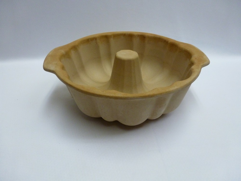 Pampered Chef Stoneware Cake Baking Pan Seasoned