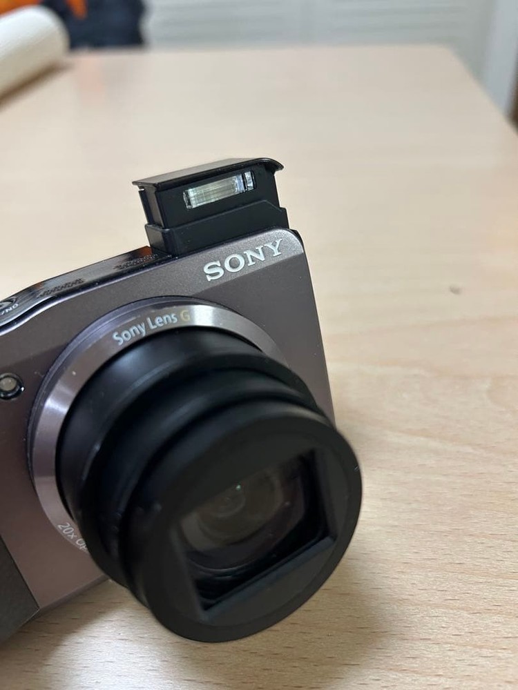 Sony Cyber shot Compact Digital Camera
