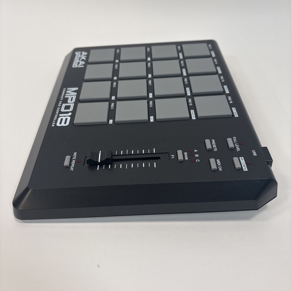 AKAI Professional MPD18 Compact USB MIDI Pad Controller - No Cords