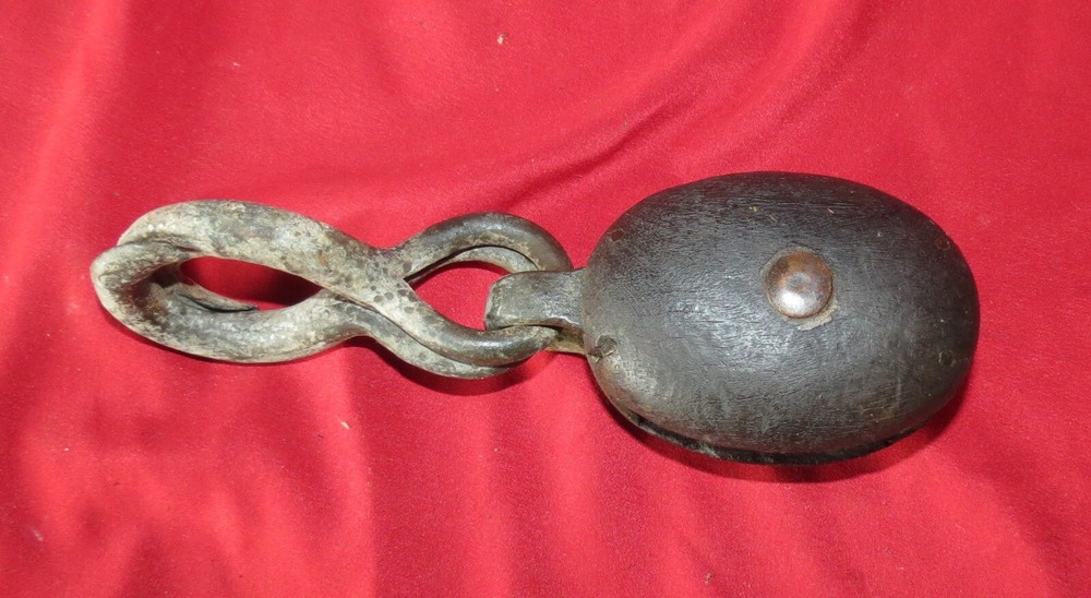 ANTIQUE SINGLE SNATCH BLOCK PULLEY W/ 2 PIECE HOOK THAT FORM A LOOP 2.5" X 8"