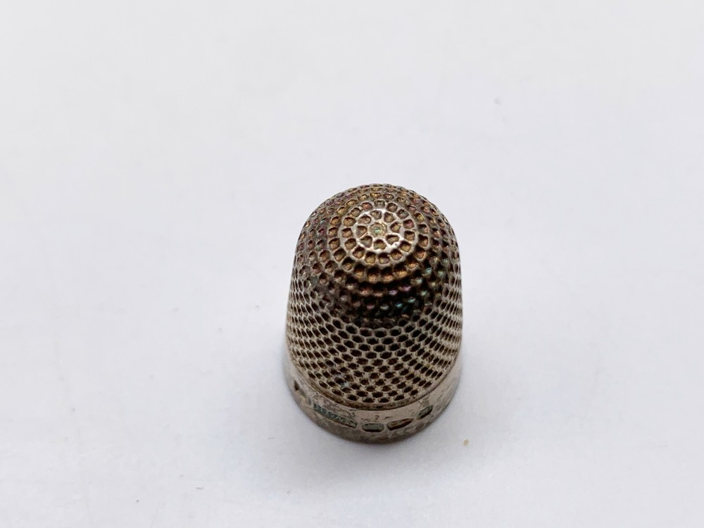 ANTIQUE SOLID STERLING SILVER CHESTER HALLMARKED SPOTTY SEWING THIMBLE